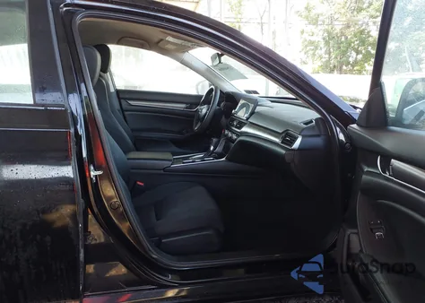 2018 Honda Accord Lx z USA, uszkodzony, nr VIN 1HGCV1F10JA239517